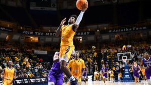 Ross Hodge lands commitment from Chattanooga transfer Honor Huff